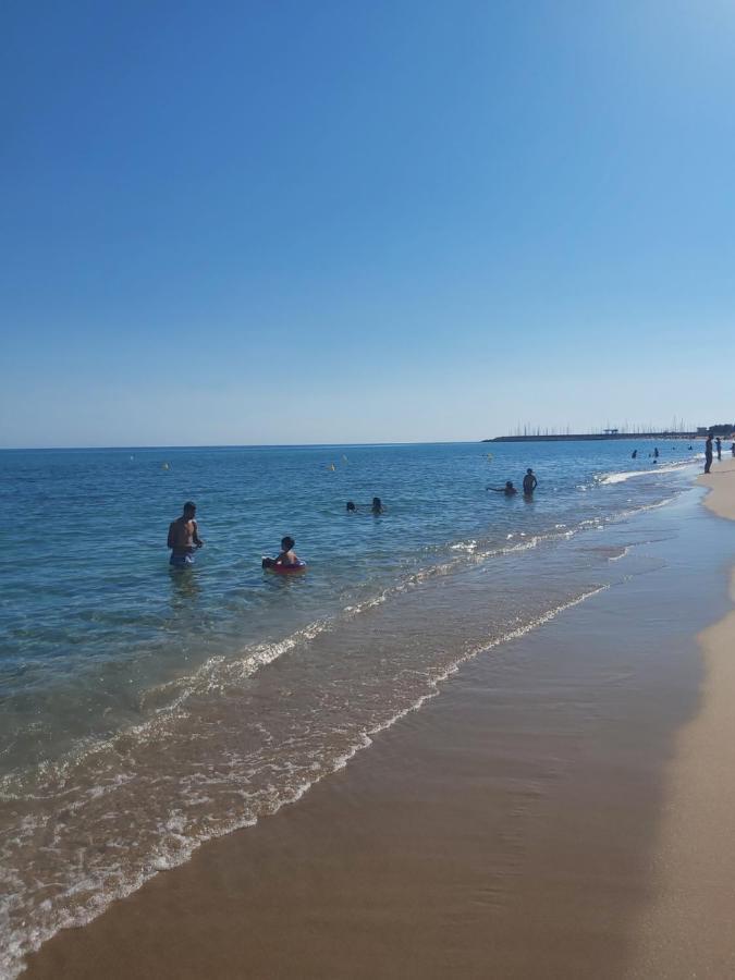 Apartamento A 300 Mts De La Playa, 25 Minutos De Port Aventura Y 50 De Barcelona كوماروغا المظهر الخارجي الصورة