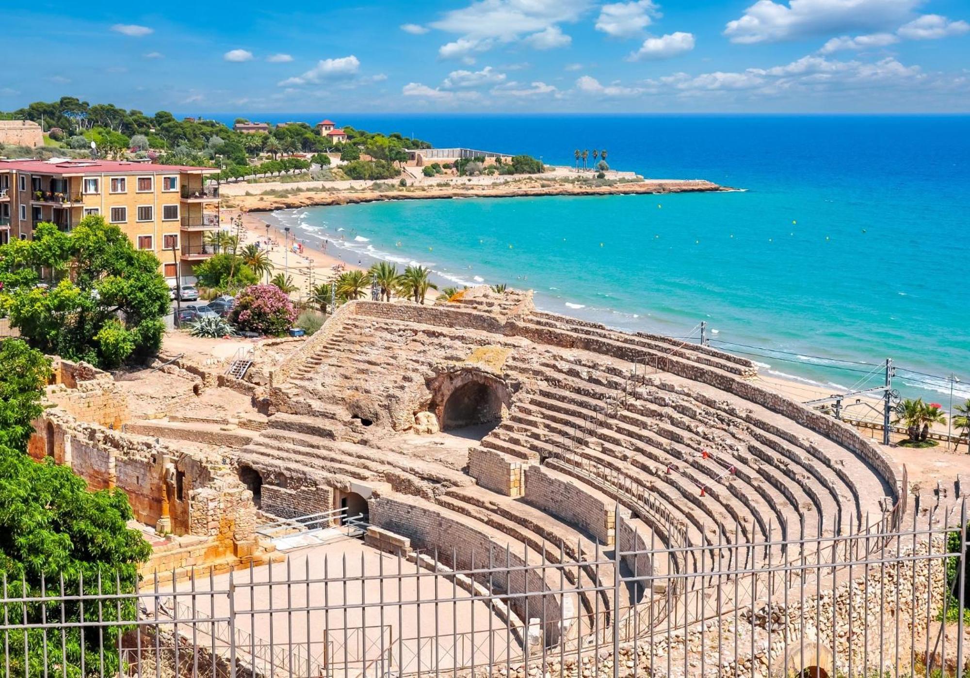 Apartamento A 300 Mts De La Playa, 25 Minutos De Port Aventura Y 50 De Barcelona كوماروغا المظهر الخارجي الصورة